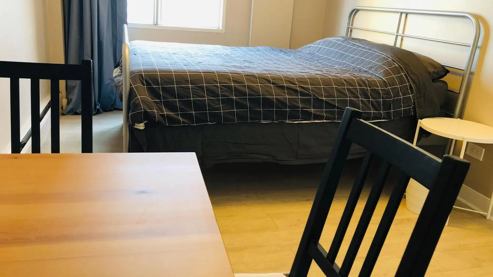 6Th Floor 2 Bedroom Condo With Parking Calgary Apartment